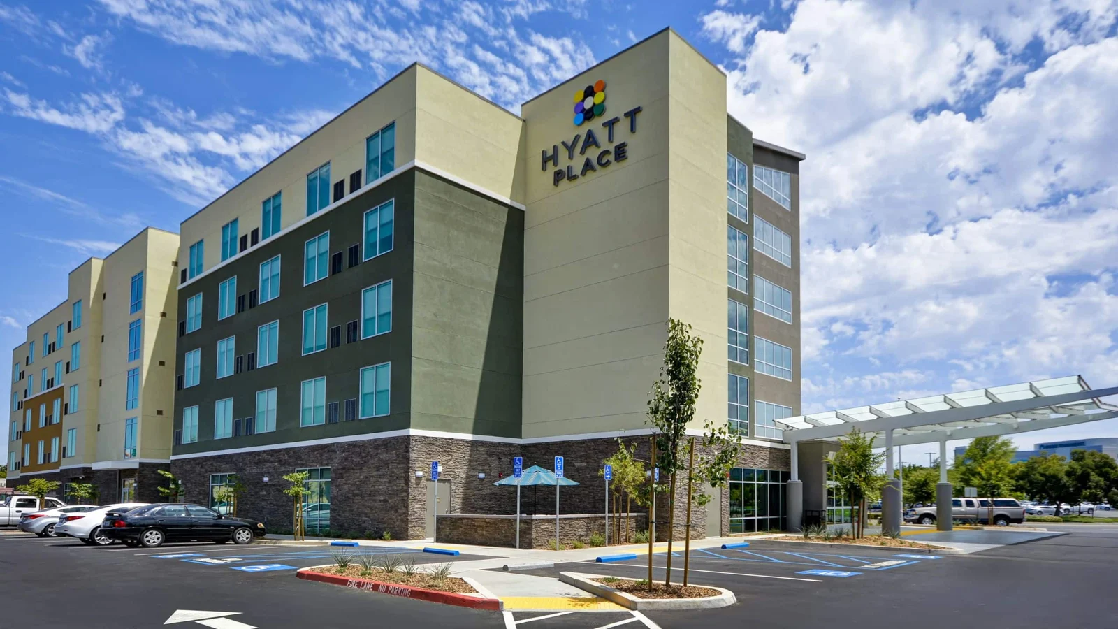 Exterior of Hyatt Place Fresno